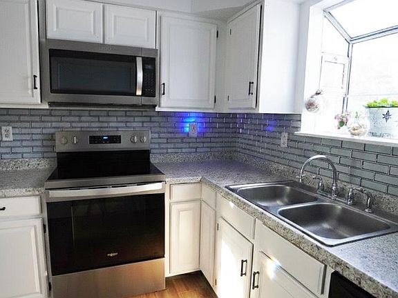 5th image of 178 Thunderbird Dr