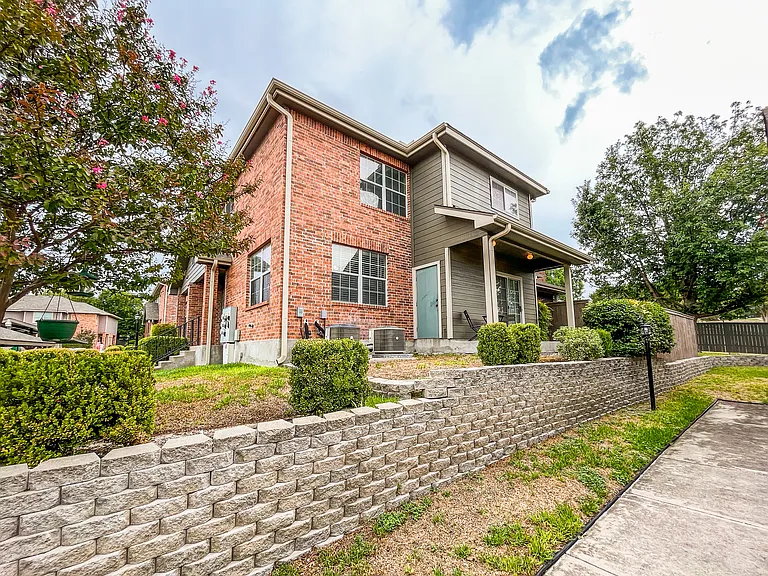 151 Chapel Hill Cir — Photo 4
