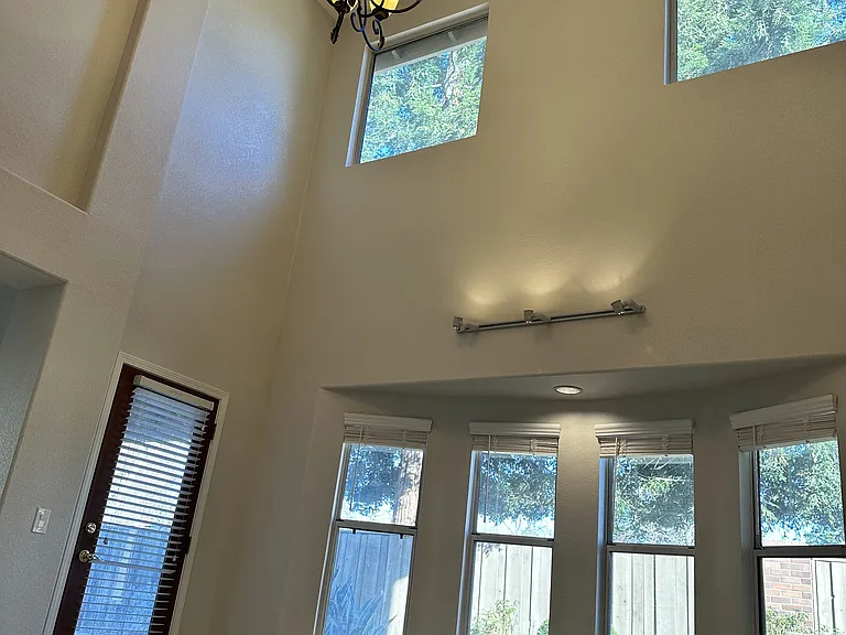 2221 Banbury Cir — Photo 22