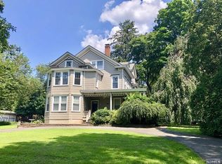 20 Stonefield Rd APT 2, Glen Rock, NJ 07452