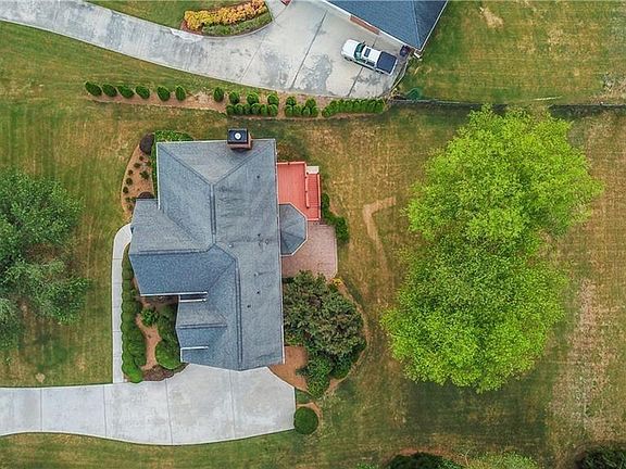 4th image of 1540 Hillside Oak Dr