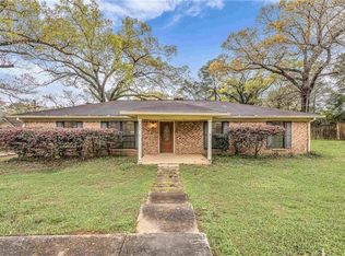 225 Denise Ln, Spanish Fort, AL 36527