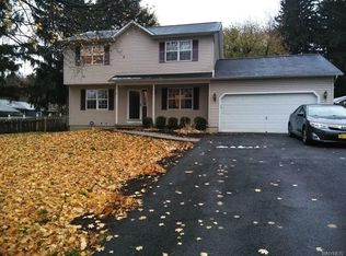 101 Sanderson Dr, Camillus, NY 13031