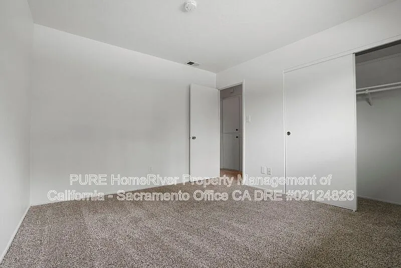 2 bed, 1.5 bath, 1014 sqft, $1,895 — Photo 3