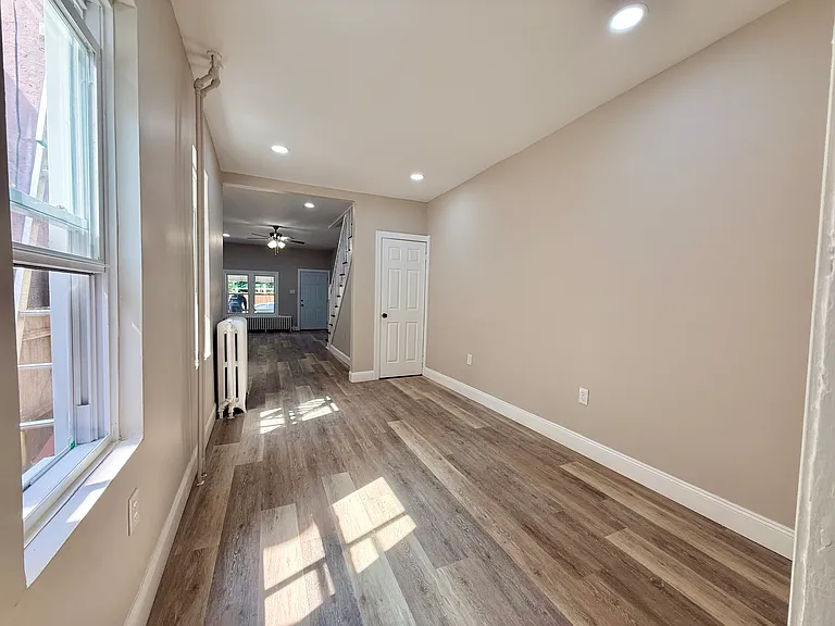 248 Greenwich St — Photo 17