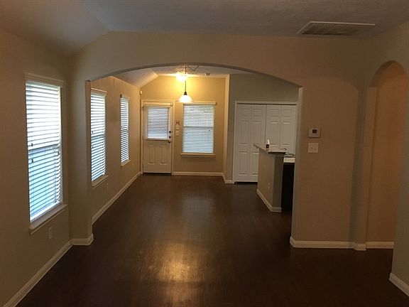 3rd image of 16330 Royal Fort Ln