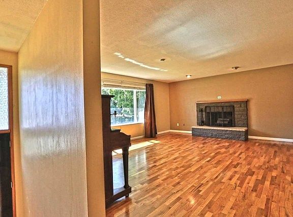 3rd image of 1617 Alder Ave
