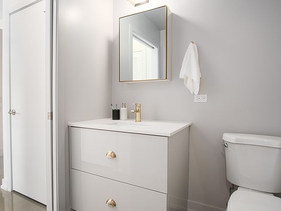 4th image of 5155 N Broadway St #205