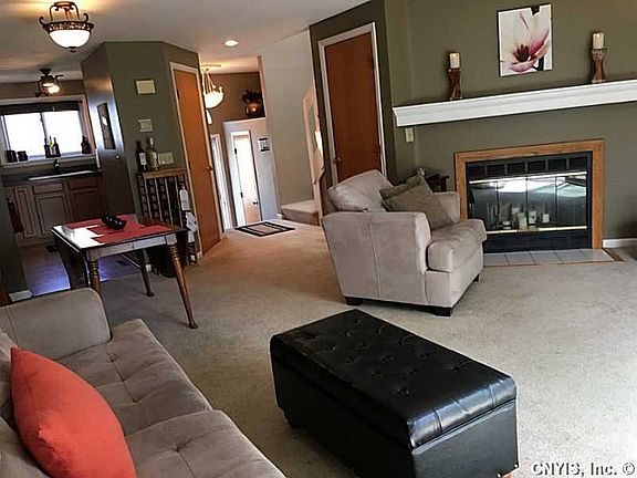 5th image of 136 Iron Oak Cir