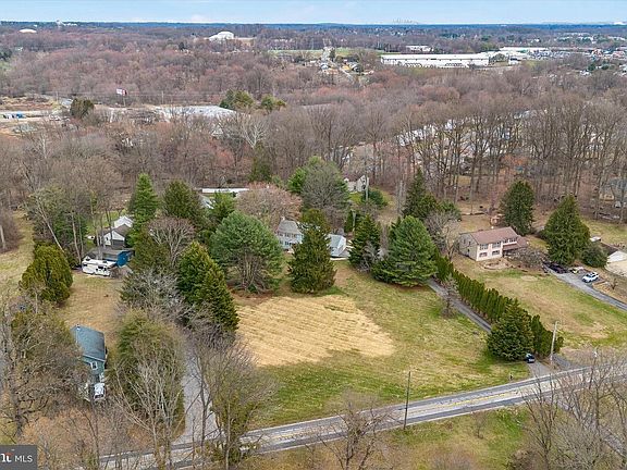 5th image of 1652 Garnet Mine Rd