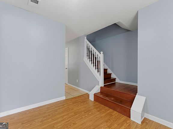 4th image of 447 Canoga Ct