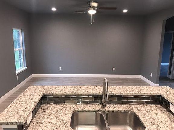 4th image of 849 Stanford Dr