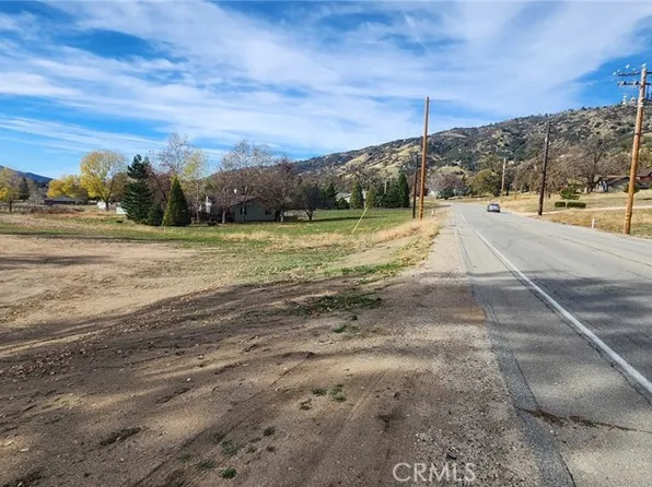 26600 Bear Valley Rd #1, Tehachapi, CA 93561