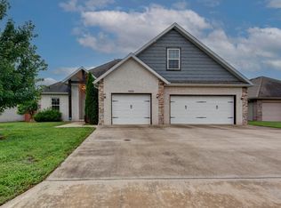 5662 E Gatehouse Drive, Strafford, MO 65757