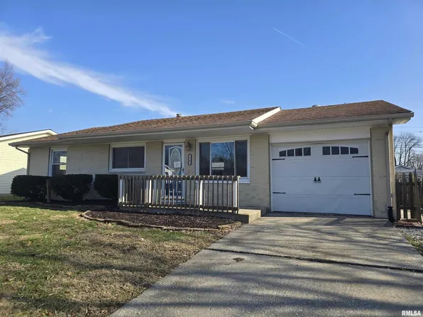7705 Redbird Ln, Godfrey, IL 62035