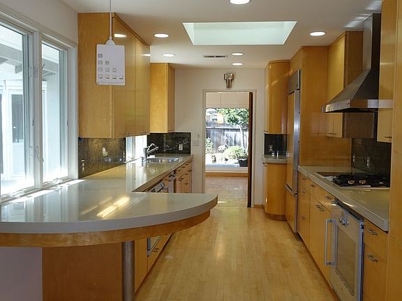 5th image of 38 Erstwild Ct