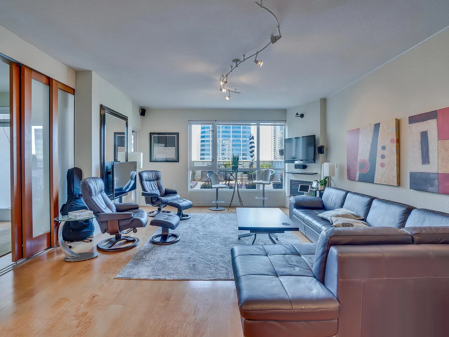 2 bed, 1107 sqft, $4,995 — Photo 2