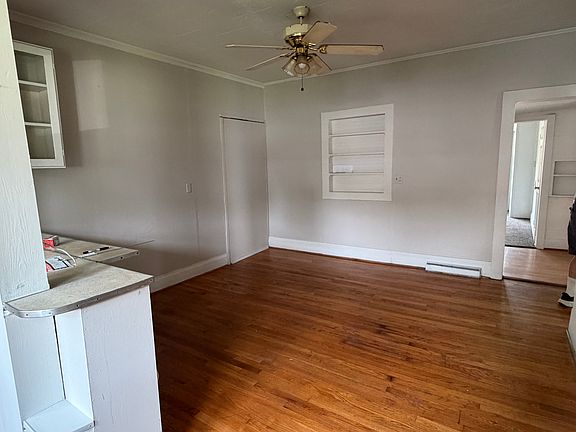 3rd image of 616 Morehead St