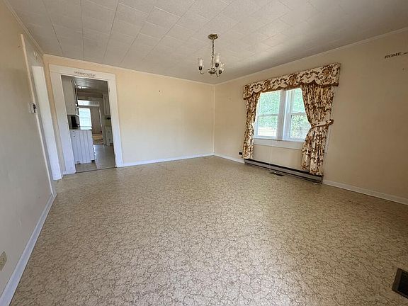 3rd image of 133 Brock Dr
