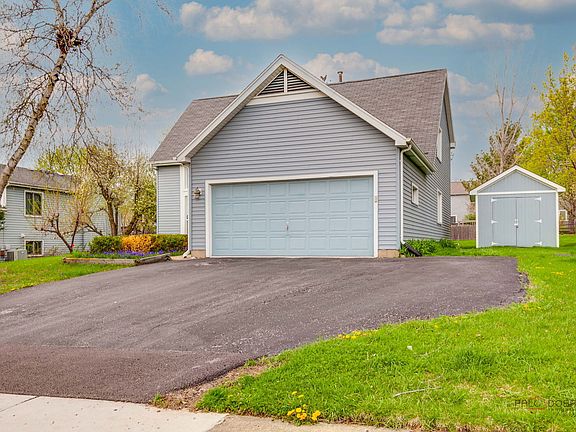 3rd image of 17362 W Dartmoor Dr