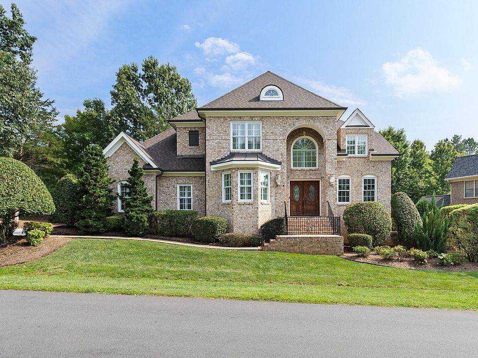 1st image of 81 Edgewood Dr