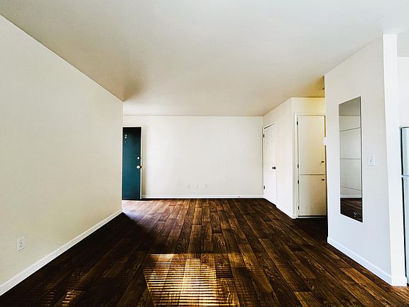 4th image of 4760 22nd Ave NE APT 2