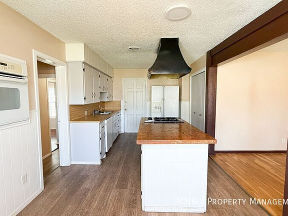 2nd image of 2414 27th St