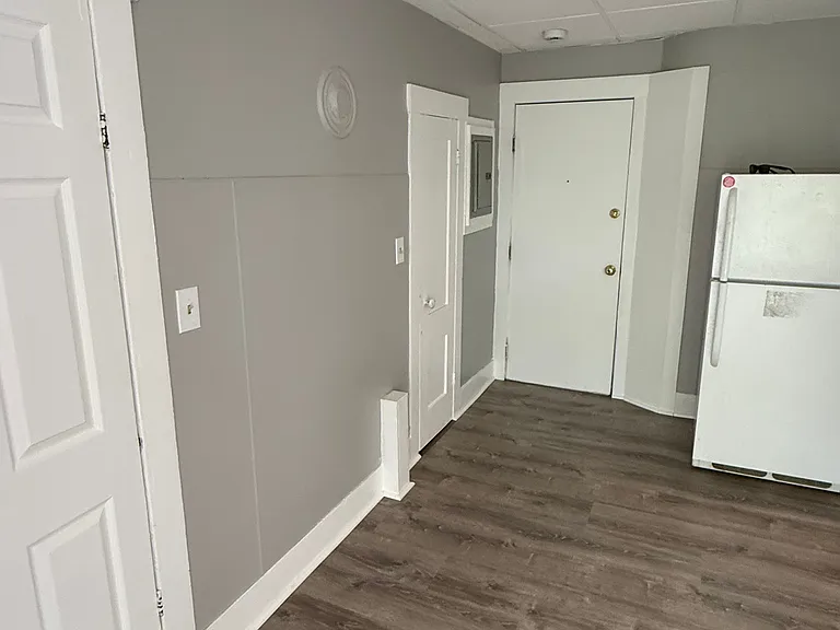 106 Vine St #2 — Photo 9