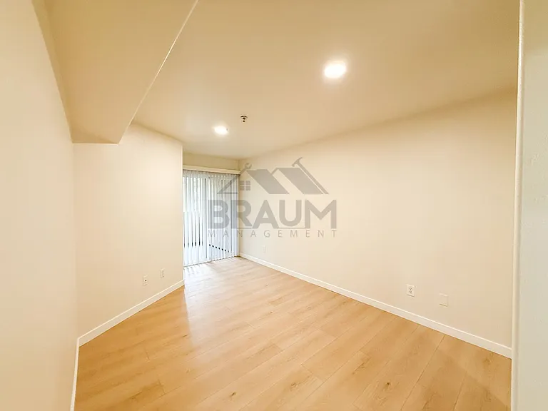 7323 WINNETKA — Photo 20
