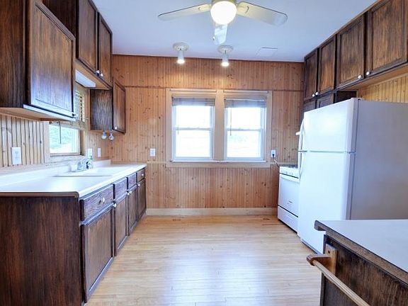 5th image of 1105 Robert St S