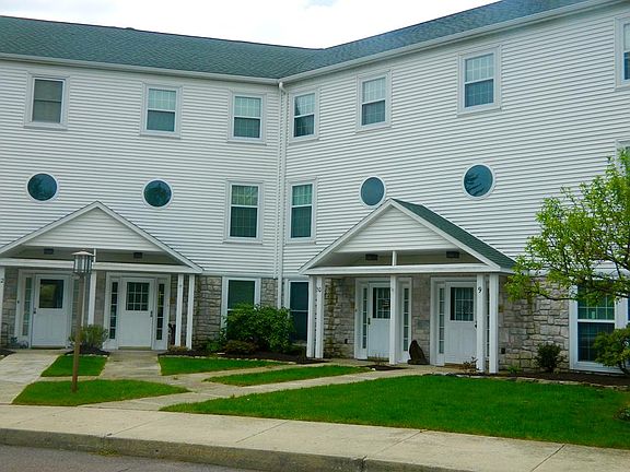 3rd image of 163 Crestmont Dr #5