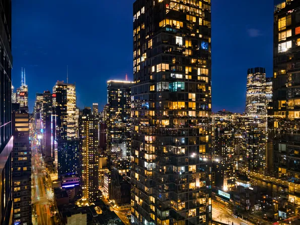 635 West 42nd Street image 13 of 19