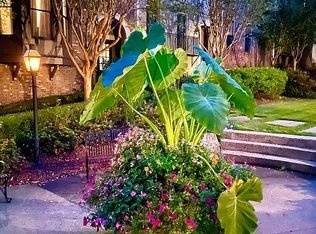 129 W Ridge Way, Roswell, GA 30076