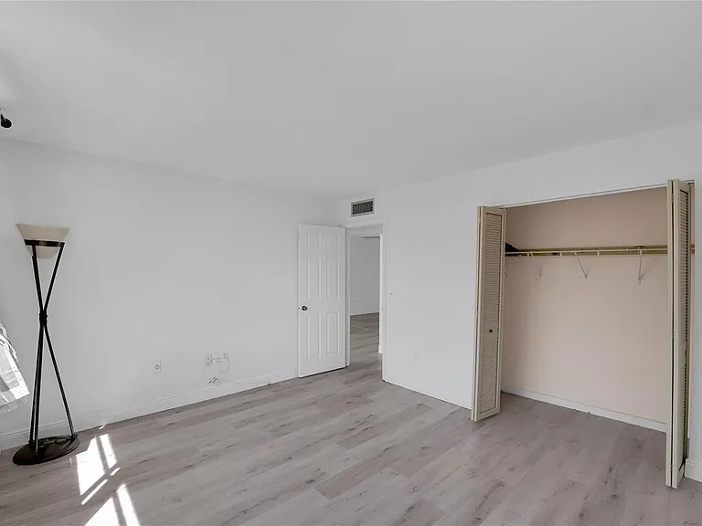 301 Croton Ave #302 — Photo 22