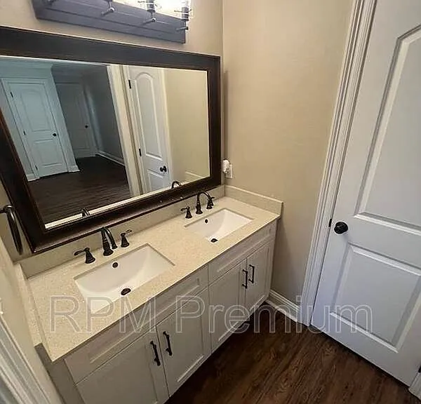 13235 Country Park Ave — Photo 24