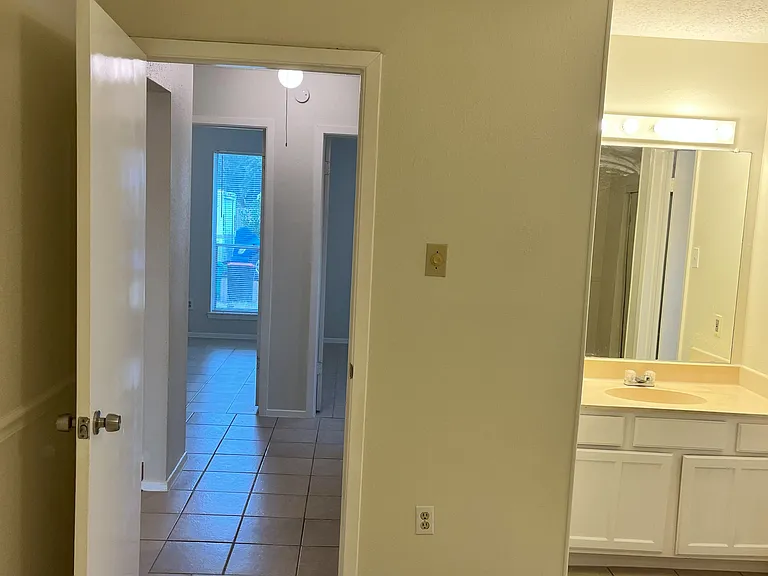269 Willoughby Dr — Photo 6