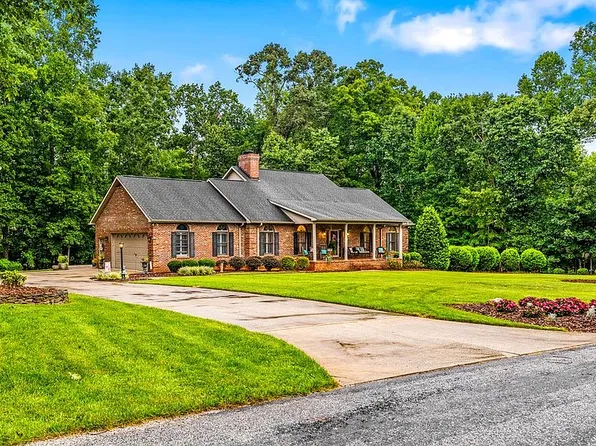 6310 Quate Dr, Greensboro, NC 27406