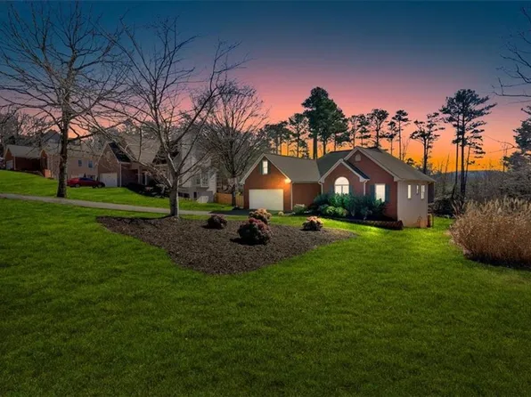 46 Centerport Dr, White, GA 30184