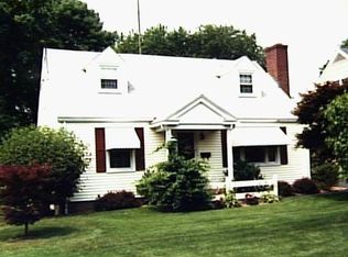 130 Moritz Pl, Fairfield, CT 06825