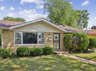 561 Minette Ln, Chicago Heights, IL 60411