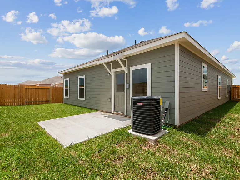 15648 Plum Brook Dr — Photo 16