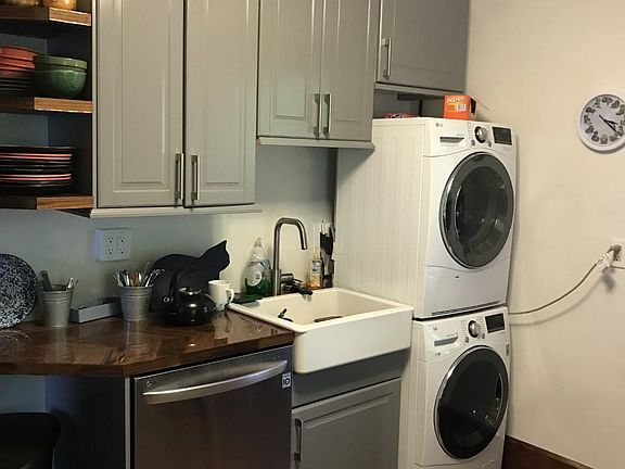 2nd image of 415 1/2 Washington St