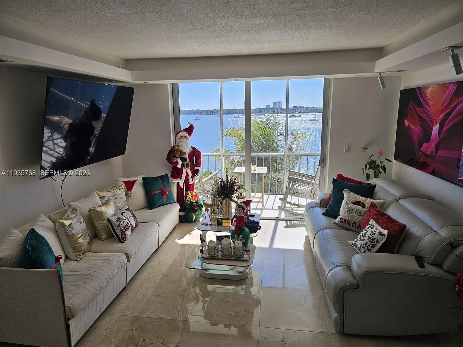 1 bed, 1.0 bath, 768 sqft, $2,100 — Photo 2