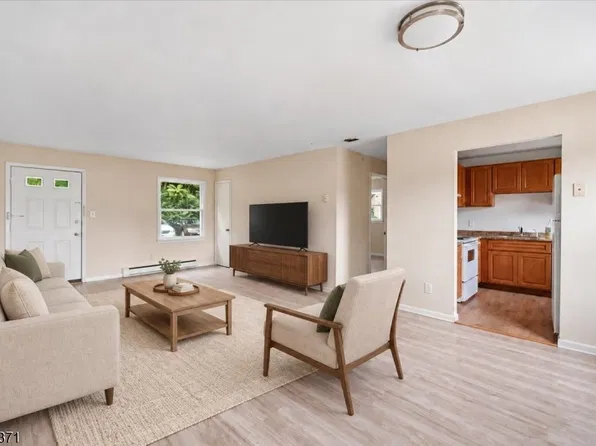 64 Mill St, Newton, NJ