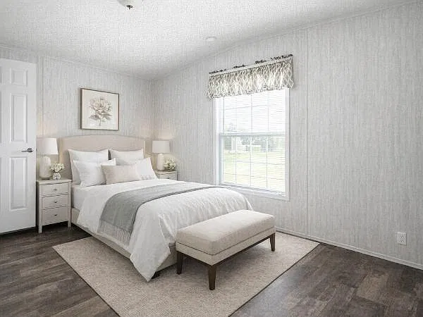 3 bed, 1056 sqft, $1,900 — Photo 2