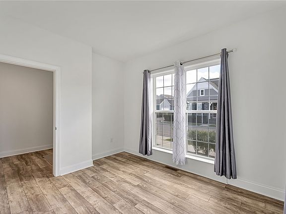 5th image of 704 Withers Park Dr