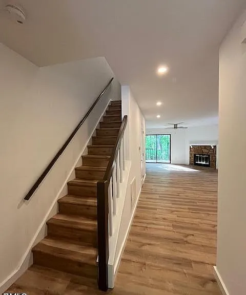 4247 The Oaks Dr — Photo 2