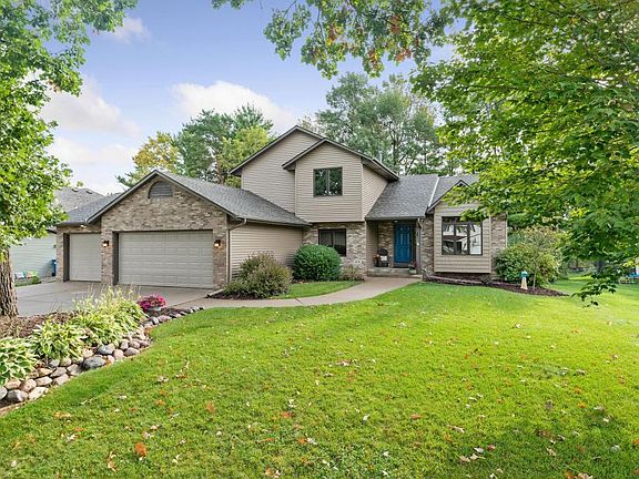 3rd image of 5876 Meadowview Dr