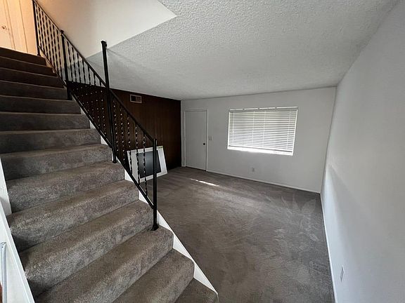 3rd image of 211 Plymouth Dr