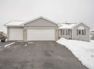 3208 Citadel Dr, Rockford, IL 61109